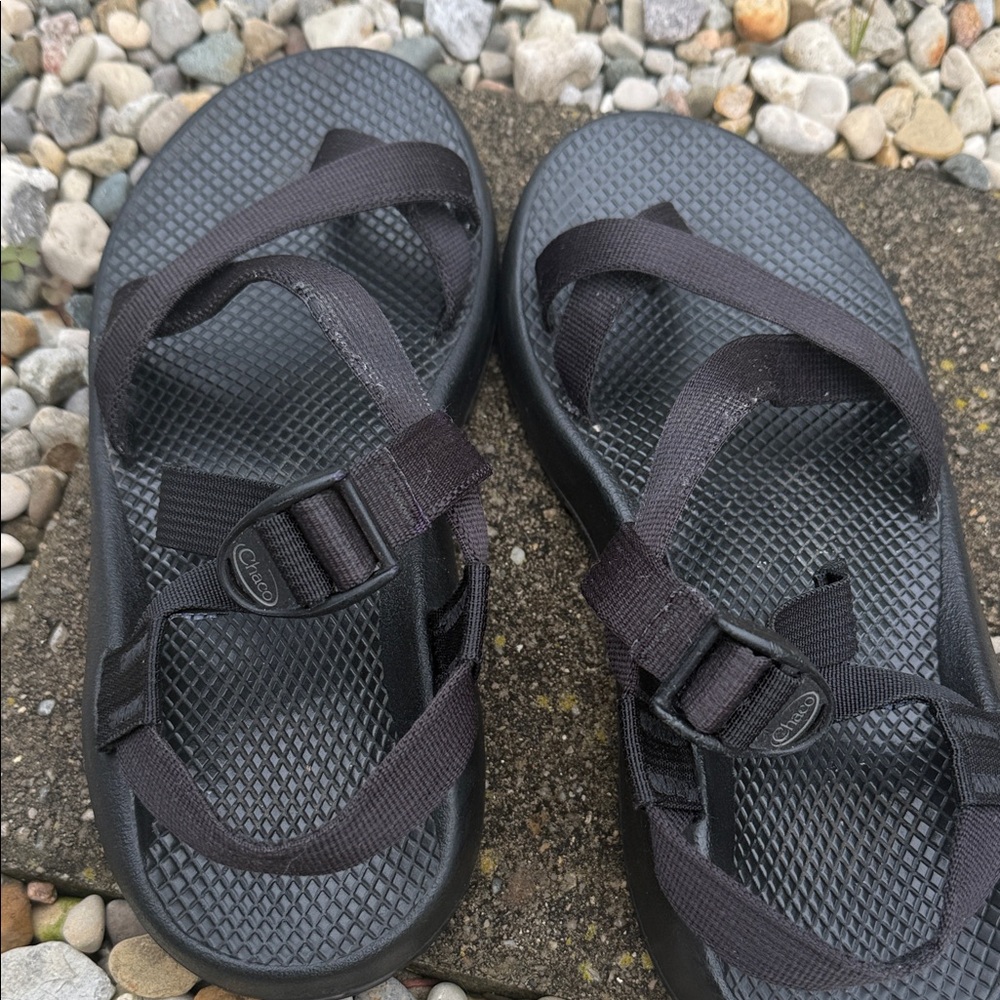 All-Black Sporty Strapped Platform SandalsChaco men’s 9 - Picture 5 of 7